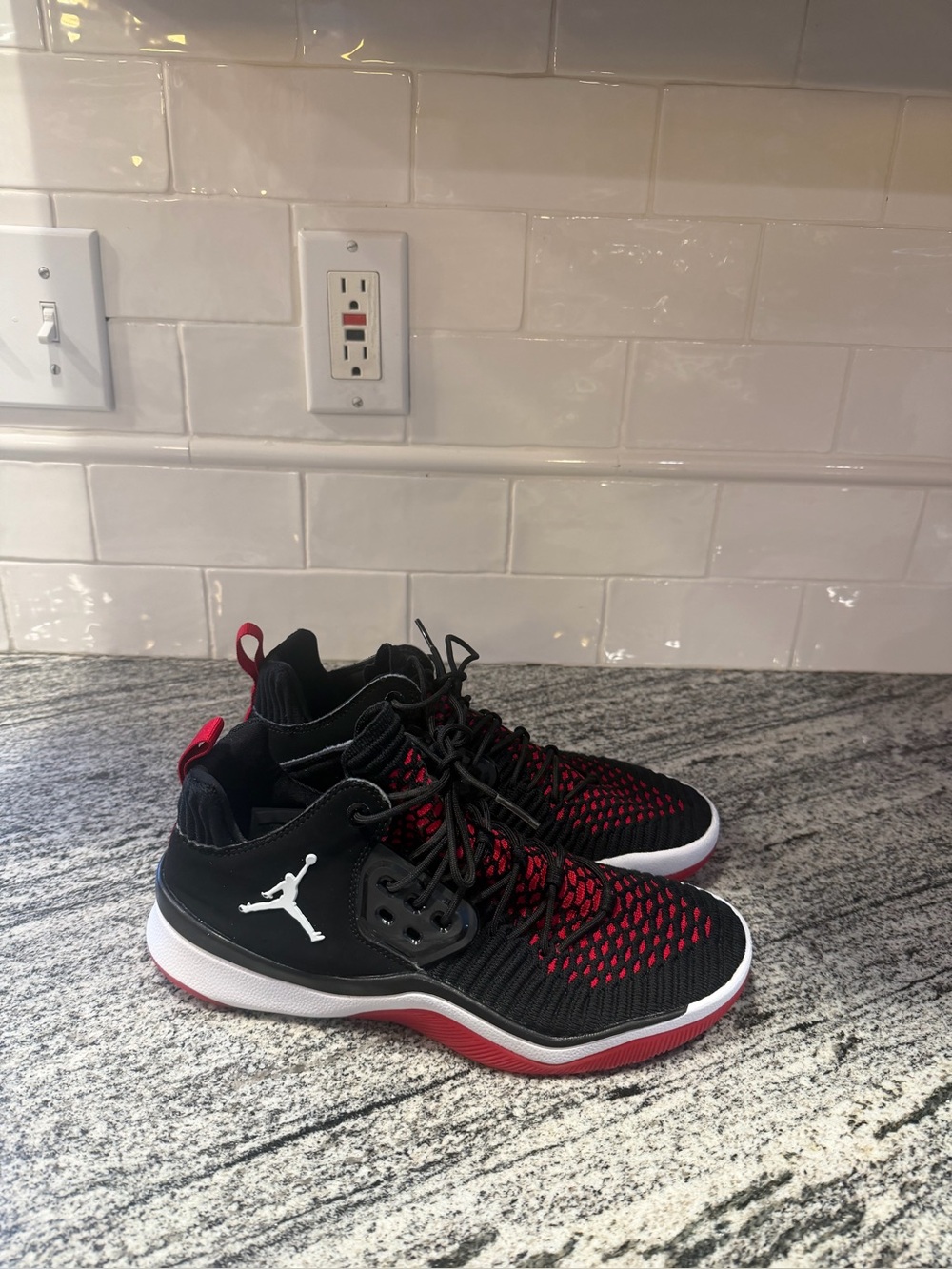 Youth JORDAN DNA LX  A02650-023 Size 6.5/Women’s 8